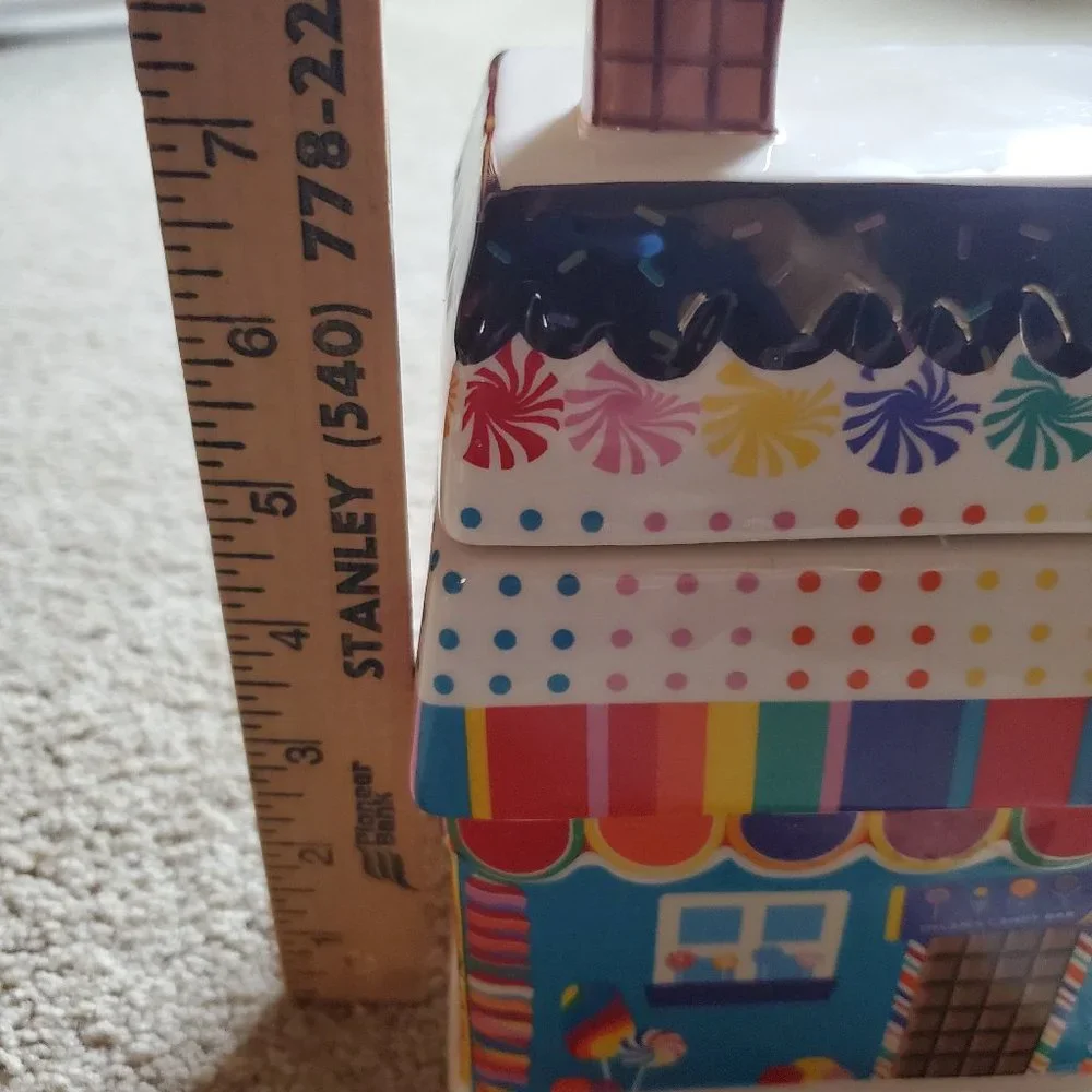 Dylan's Candy Bar Ceramic House - Picture 6 of 11